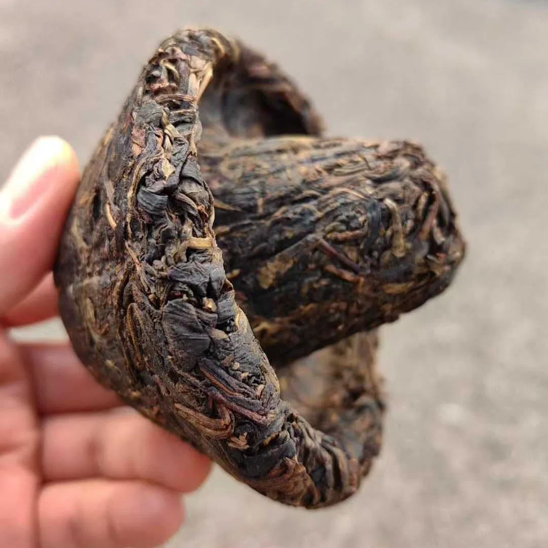 2000 Yongchangxiang Millennio Lao Banzhang Pu-Erh Crudo Tuo (Nido), 250g x4